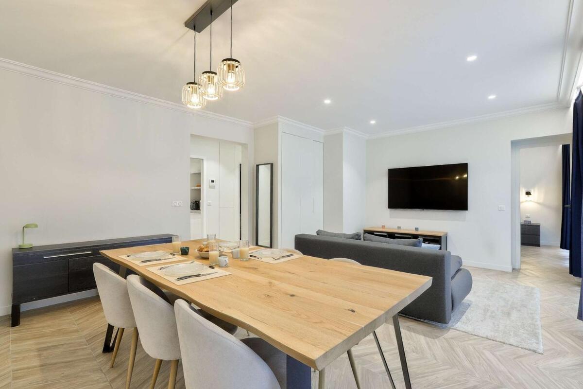 Stylish And New 2br Flat In The Heart Of Parigi