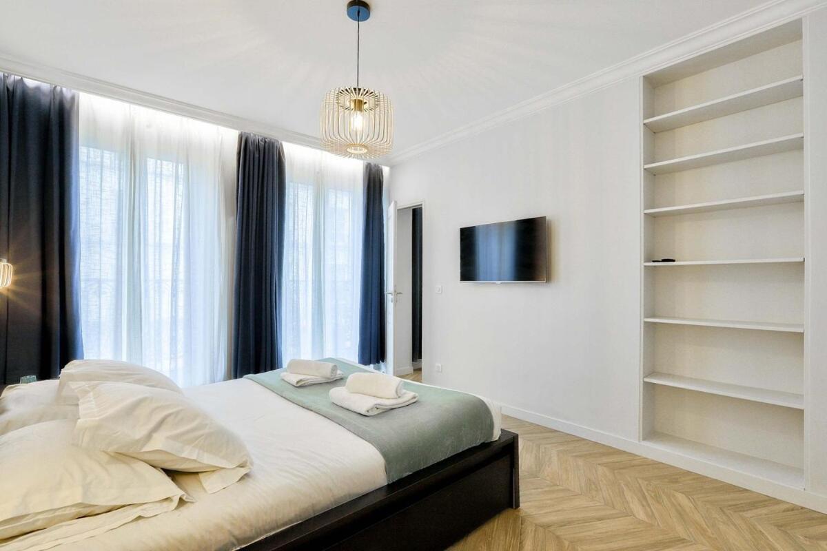Stylish And New 2br Flat In The Heart Of Appartamento *