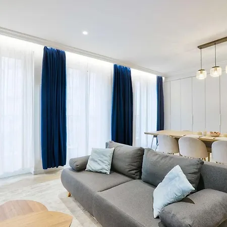 Stylish And New 2br Flat In The Heart Of Appartamento
